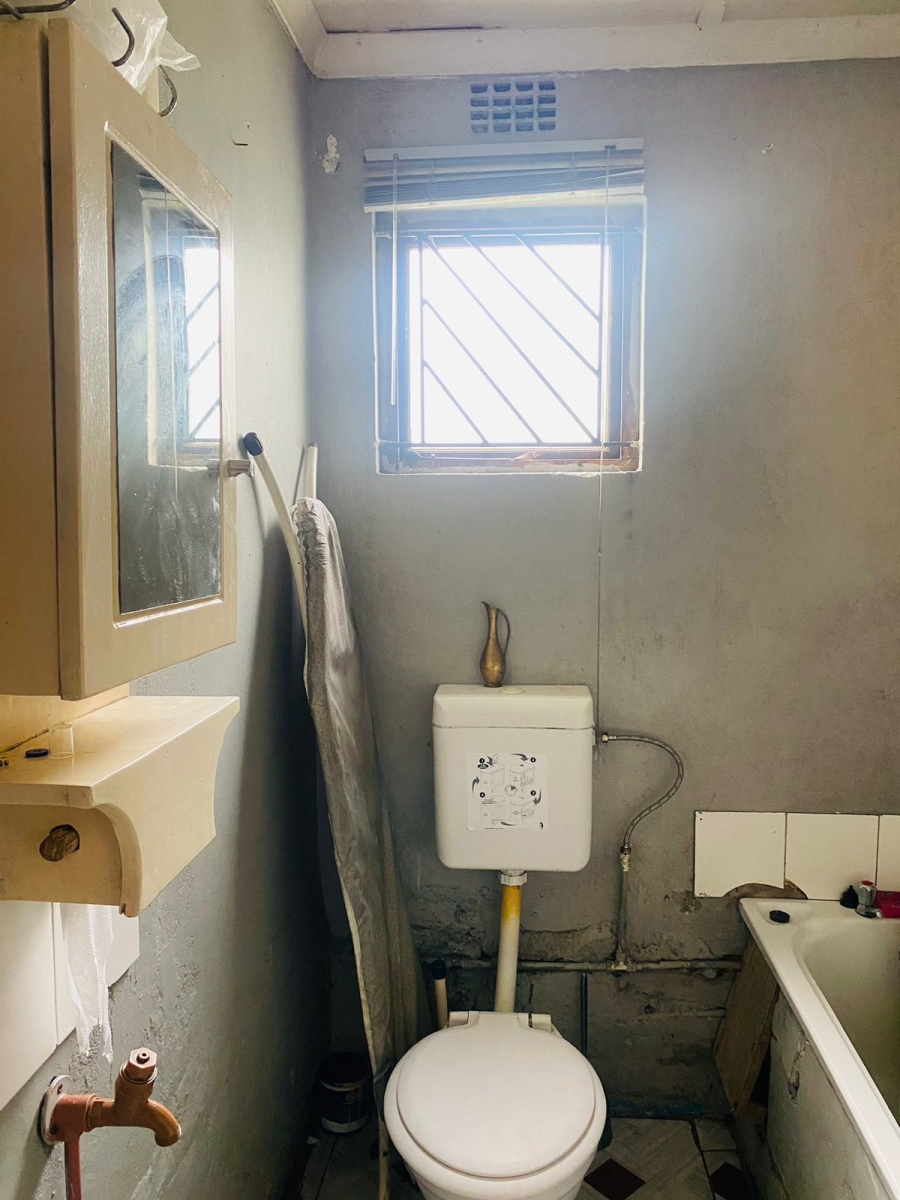 2 Bedroom Property for Sale in Mxolisi Phetani Western Cape